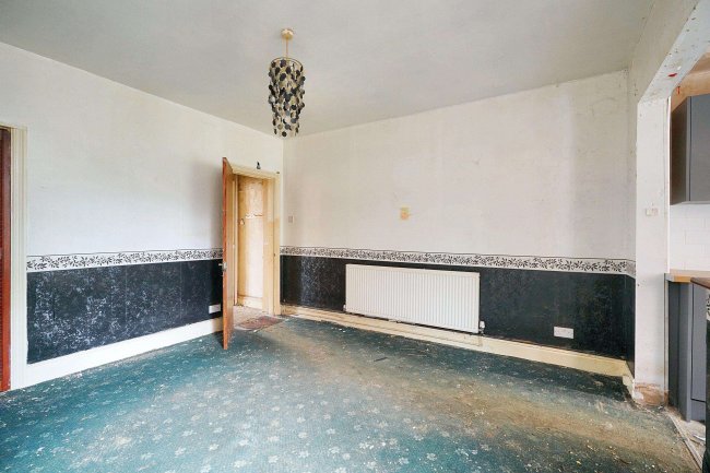 9 Ogle Street, Hucknall, Nottingham, NG15 7FQ 10