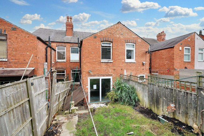 9 Ogle Street, Hucknall, Nottingham, NG15 7FQ 10