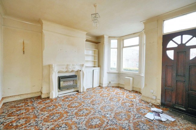 9 Ogle Street, Hucknall, Nottingham, NG15 7FQ 10