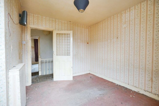 9 Ogle Street, Hucknall, Nottingham, NG15 7FQ 10