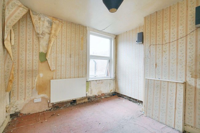 9 Ogle Street, Hucknall, Nottingham, NG15 7FQ 10