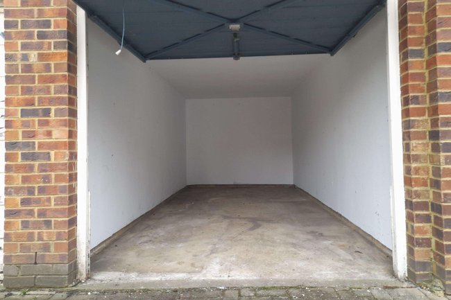 Garage 3, Oakdene Mews, Sutton, SM3 9LE 10