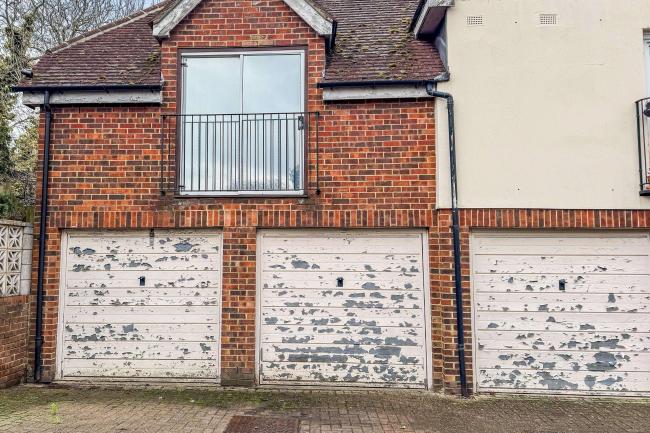 Garage 3, Oakdene Mews, Sutton, SM3 9LE 10