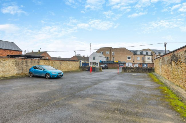 54 Sheep Street, Bicester OX26 6LG 3