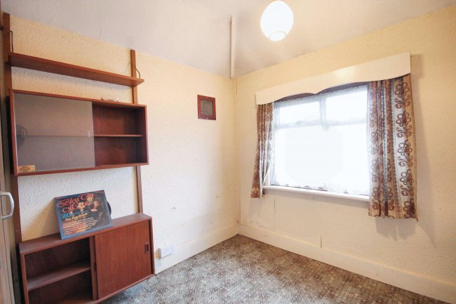 50 The Crescent, Abbotts Langley, Hertfordshire, WD5 0DS 3