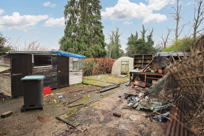 50 The Crescent, Abbotts Langley, Hertfordshire, WD5 0DS 3