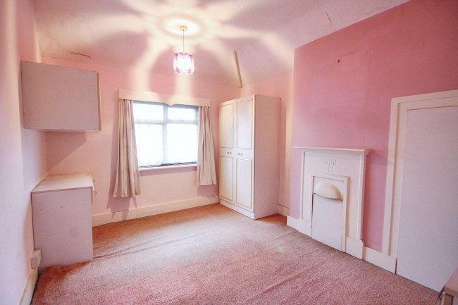 50 The Crescent, Abbotts Langley, Hertfordshire, WD5 0DS 3