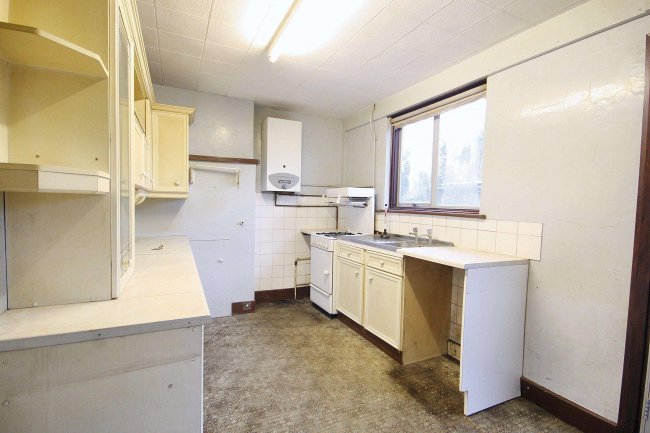 50 The Crescent, Abbotts Langley, Hertfordshire, WD5 0DS 3