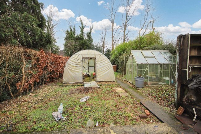 50 The Crescent, Abbotts Langley, Hertfordshire, WD5 0DS 3