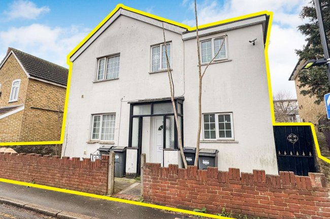 5 Cromwell Street, Hounslow, London, TW3 3LQ 8