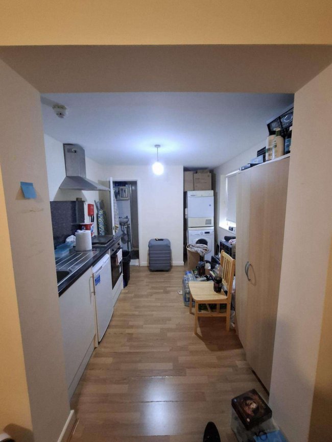 5 Cromwell Street, Hounslow, London, TW3 3LQ 8
