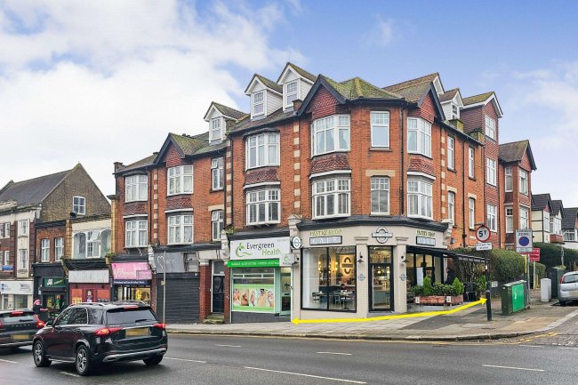 9A High Street, Barnet, London, EN5 5UE 18