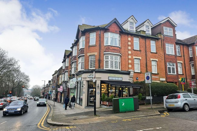 9A High Street, Barnet, London, EN5 5UE 18