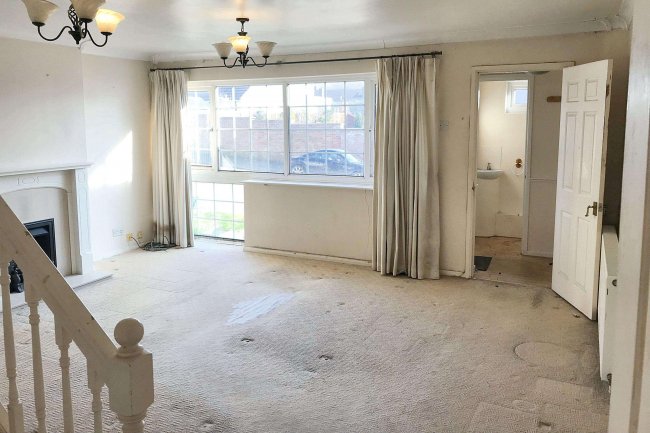 3 Felsted Road, Billericay, Essex CM11 2EE 6