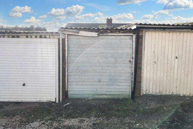 3 Felsted Road, Billericay, Essex CM11 2EE 6