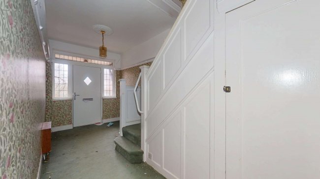 30 Oakwood Crescent, Winchmore Hill, London, N21 1PB 4