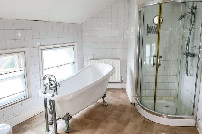 3 Park Crescent, Llandrindod Wells, LD1 6AB 4