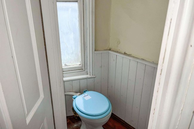 3 Park Crescent, Llandrindod Wells, LD1 6AB 4