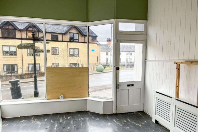 3 Park Crescent, Llandrindod Wells, LD1 6AB 4