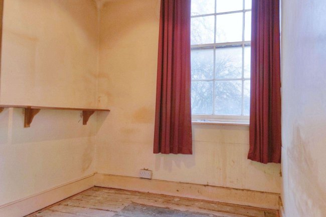 33 Albert Square, Oval, London SW8 1BZ 5