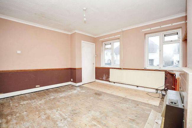 82 Woodlands Road, Chippenham, Wiltshire, SN14 0HG 8