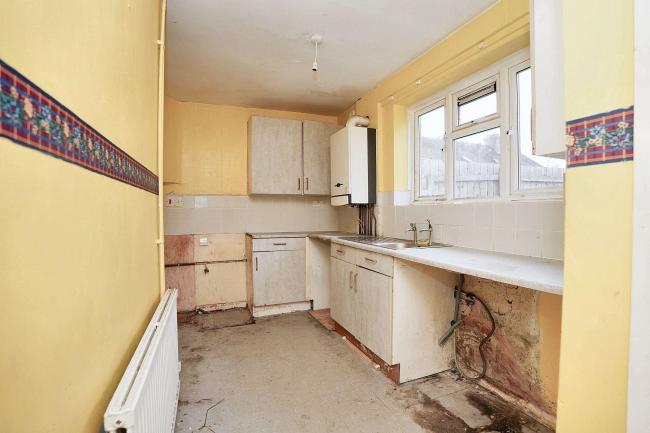 82 Woodlands Road, Chippenham, Wiltshire, SN14 0HG 8