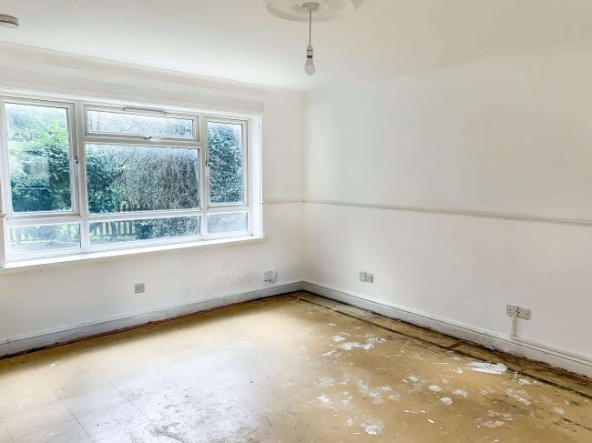 Flat 3, 24 Clent Way, Bartley Green, Birmingham, B32 4NN 10