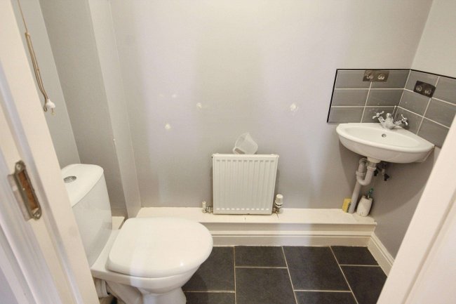 12 Northfield Road, Witney, Oxfordshire, OX28 1FE 5