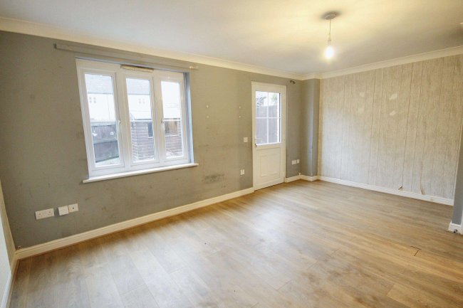 12 Northfield Road, Witney, Oxfordshire, OX28 1FE 5