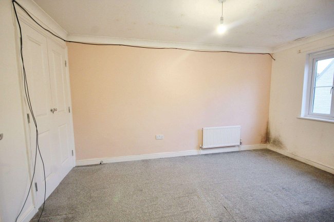 12 Northfield Road, Witney, Oxfordshire, OX28 1FE 5