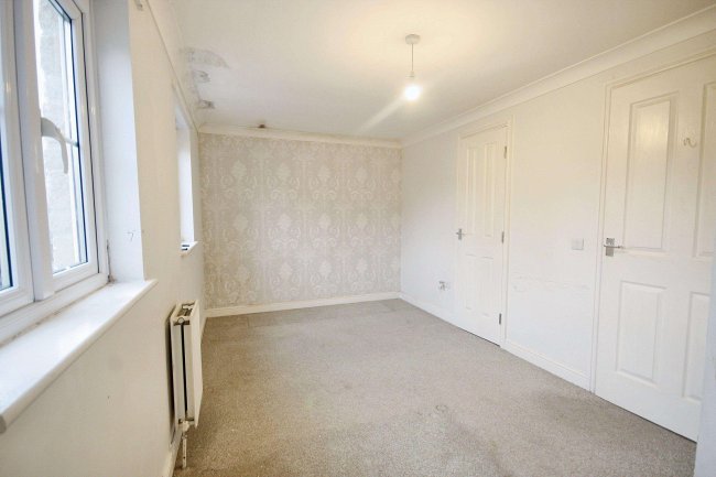 12 Northfield Road, Witney, Oxfordshire, OX28 1FE 5