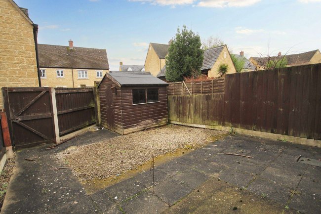 12 Northfield Road, Witney, Oxfordshire, OX28 1FE 5