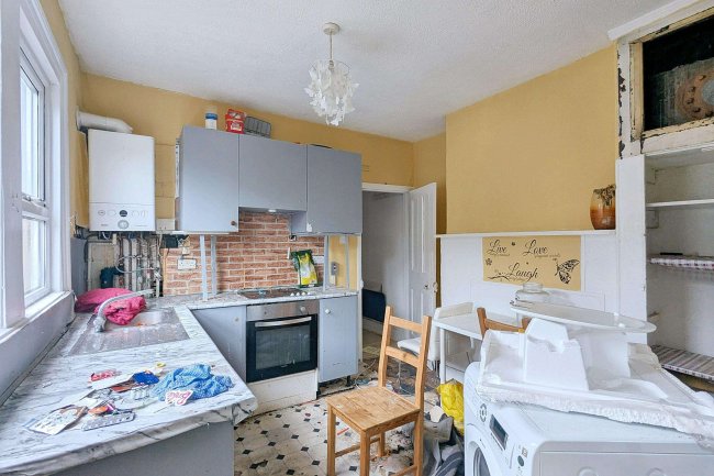 76A Grange Park Road, Thornton Heath, CR7 8QB 5