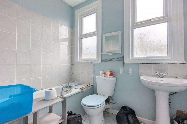 76A Grange Park Road, Thornton Heath, CR7 8QB 5