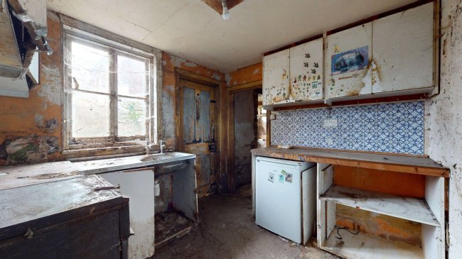 58 West Street, Ryde, Isle of Wight, PO33 2UH 8