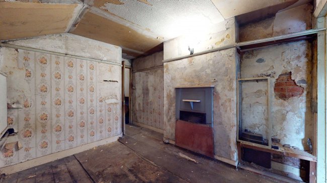 58 West Street, Ryde, Isle of Wight, PO33 2UH 8