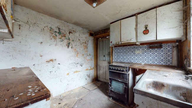 58 West Street, Ryde, Isle of Wight, PO33 2UH 8