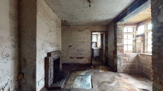 58 West Street, Ryde, Isle of Wight, PO33 2UH 8