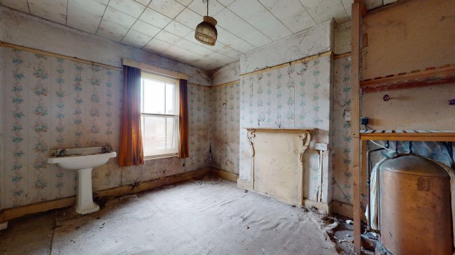 58 West Street, Ryde, Isle of Wight, PO33 2UH 8