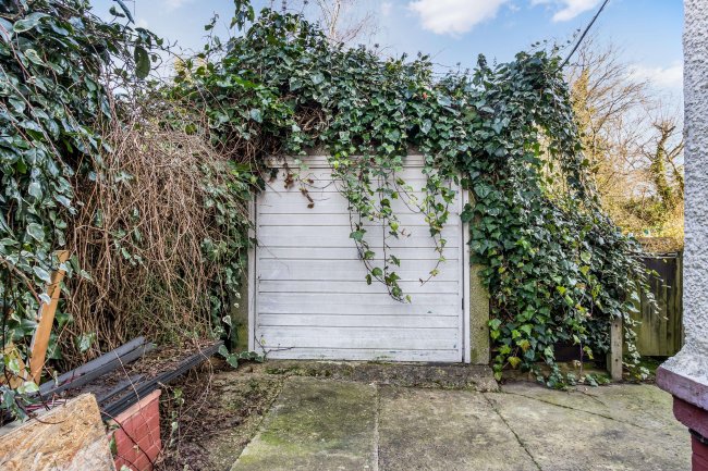 26A Mill Way, London, NW7 3RB 6