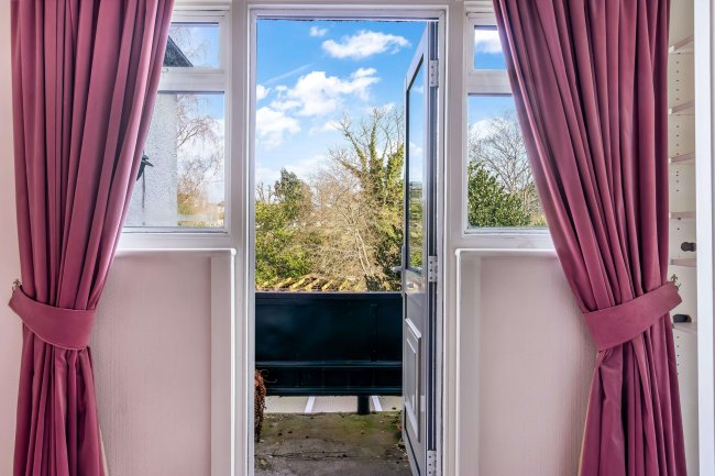 26A Mill Way, London, NW7 3RB 6