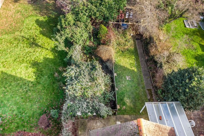 26A Mill Way, London, NW7 3RB 6