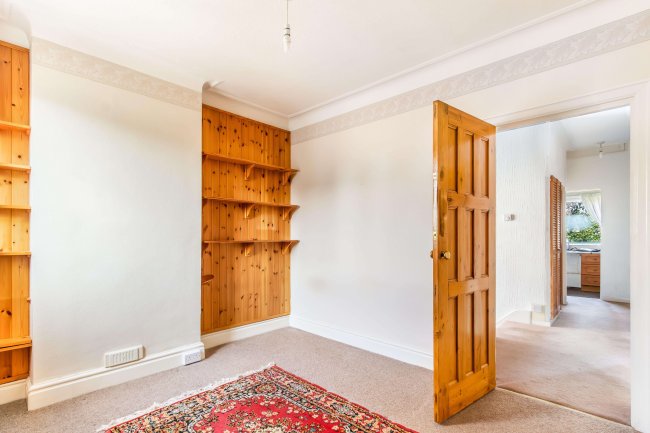 26A Mill Way, London, NW7 3RB 6