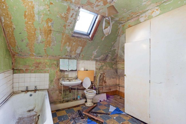 10 Ribblesdale Road, Hornsey, London N8 7EP 1