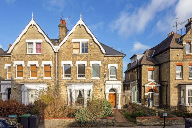 10 Ribblesdale Road, Hornsey, London N8 7EP 1