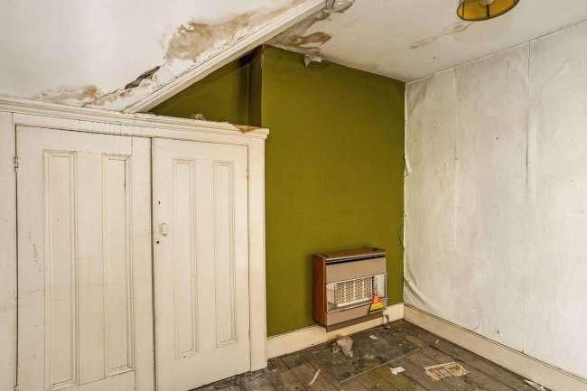 10 Ribblesdale Road, Hornsey, London N8 7EP 1