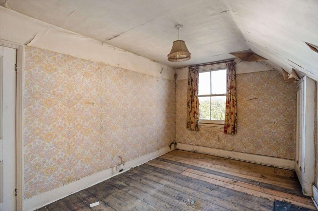 10 Ribblesdale Road, Hornsey, London N8 7EP 1