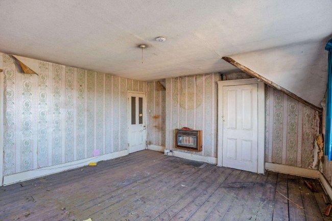 10 Ribblesdale Road, Hornsey, London N8 7EP 1