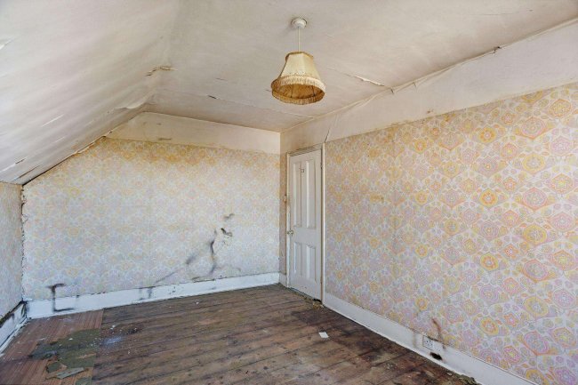 10 Ribblesdale Road, Hornsey, London N8 7EP 1