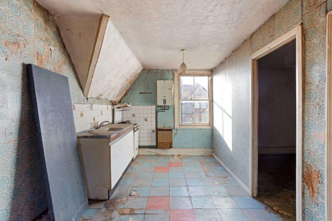 10 Ribblesdale Road, Hornsey, London N8 7EP 1